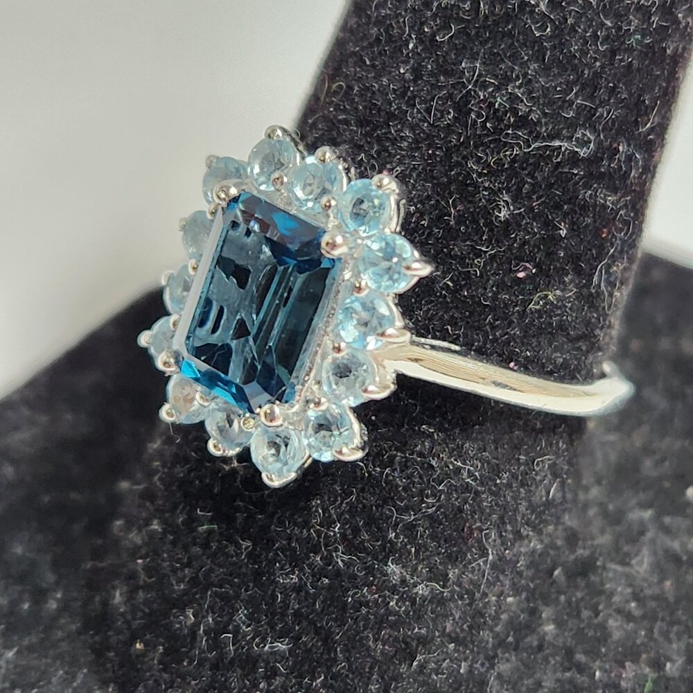 Estate Deep Blue Emerald-Cut Halo Ring with White Accents - Picture 7 of 15